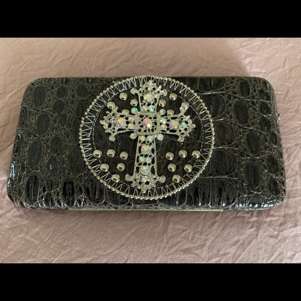 Clutch wallet